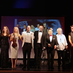 Instapost Bond-Night - 2 Instapost Bond-Night - 2